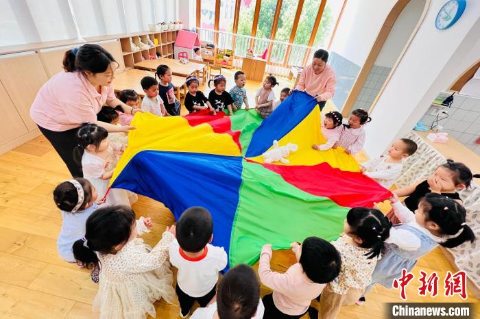 盐城亭湖打造“优学善育”品牌 强化“恋婚孕育养教”全链条服务-第2张图片-便民百事通网 盐城亭湖打造“优学善育”品牌 强化“恋婚孕育养教”全链条服务-第2张图片-便民百事通网
